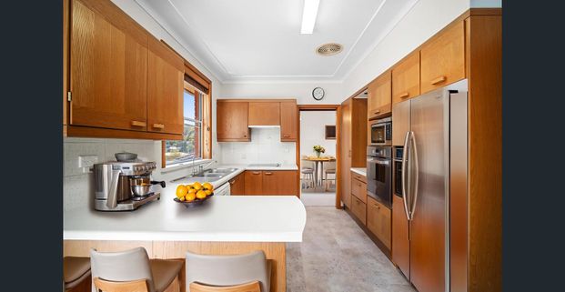 Charming Family Home - Photo 1