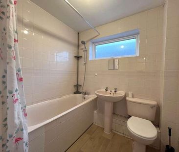 The Quadrant, Houghton Regis, LU5 - Photo 5