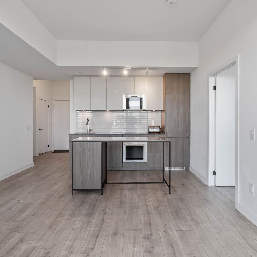 For Lease - 220 Missinnihe Way Unit# 501, Mississauga, Ontario - Photo 1