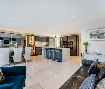 4 bedroom detached house to rent - Photo 5