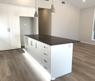 Four Bedroom Family Home in Coastal Location - Photo 4