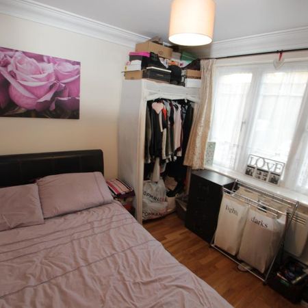 Claremont Avenue, Woking - 1 bedroomProperty for lettings - Seymours - Photo 3