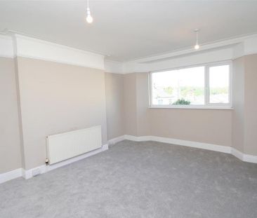 3 bedroom apartment to rent - Photo 4