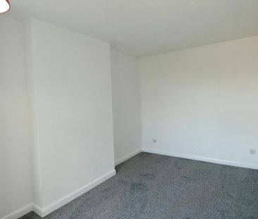 2 bedroom end of terrace house to rent - Photo 4