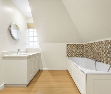 4 bedroom detached house to rent - Photo 2