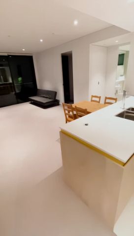 2 bed 1.5 bath 1c*303 - Photo 3