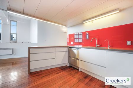 Carpark included - 3 large bedrooms + 1 Single bedroom or home office + 2 bathrooms on K Road - Photo 4