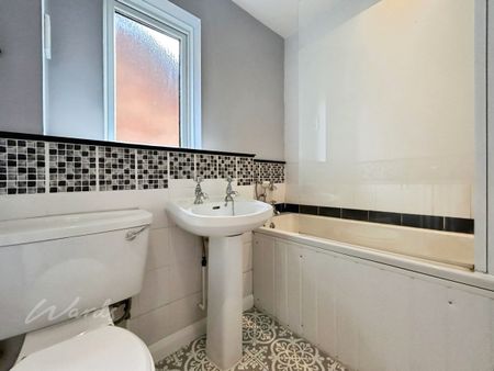 2 bedroom semi-detached house to rent - Photo 5