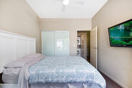 Stylish One-Bedroom Apartment with Study in Everton Park - Photo 5