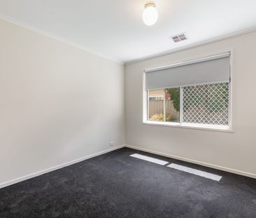 Contemporary Family Living in Sought-After Northgate! - Photo 6