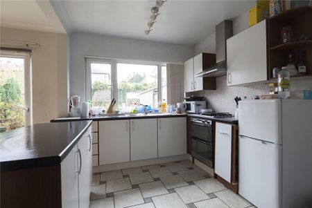 4 bedroom semi-detached house to rent - Photo 3