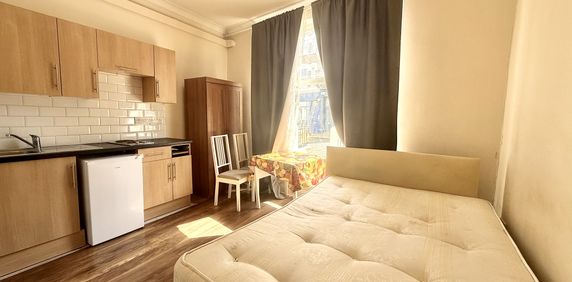 Blythe Road, Shepherds Bush, W14 - Photo 2