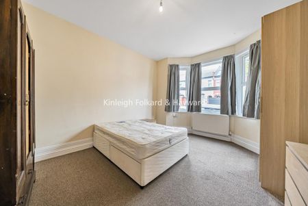 Pitcairn Road, Mitcham CR4 - Photo 4