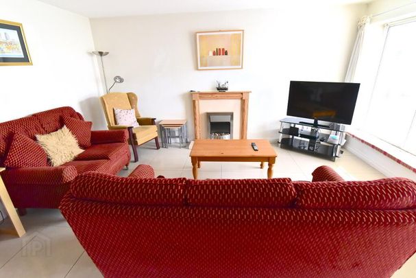 27 Old Castle Court (Student Let), Portstewart, BT56 8GR - Photo 1