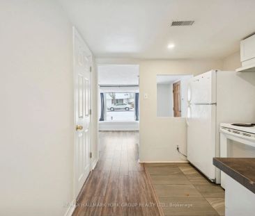 351 Winnifred Drive #(East) - Photo 5