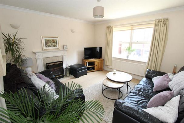 4 bedroom terraced house to rent - Photo 1
