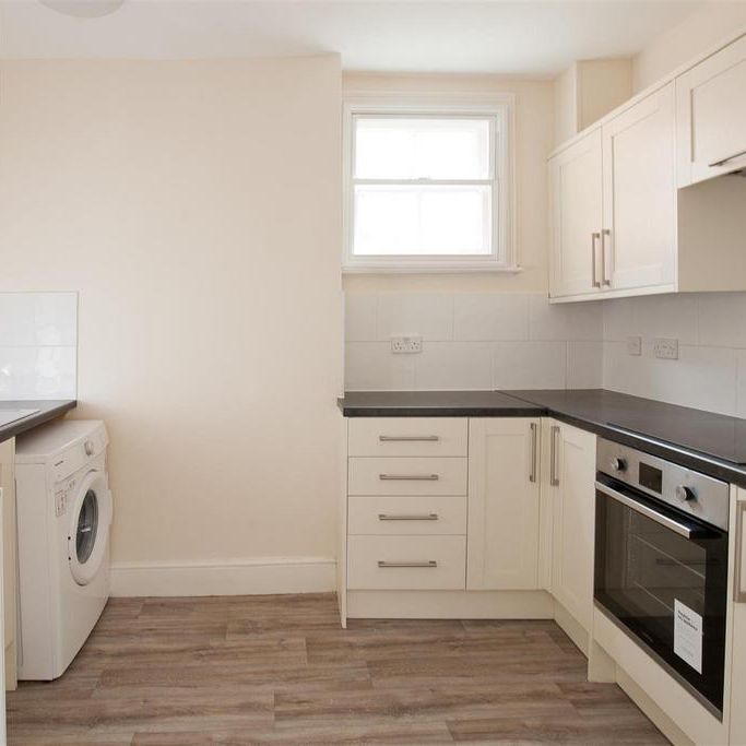 3 bedroom flat to rent - Photo 1