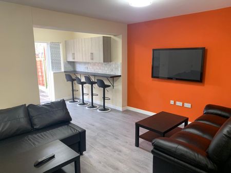 7 bedroom semi-detached house to rent - Photo 3