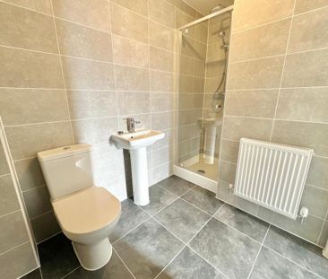 2 bedroom terraced house to rent - Photo 4