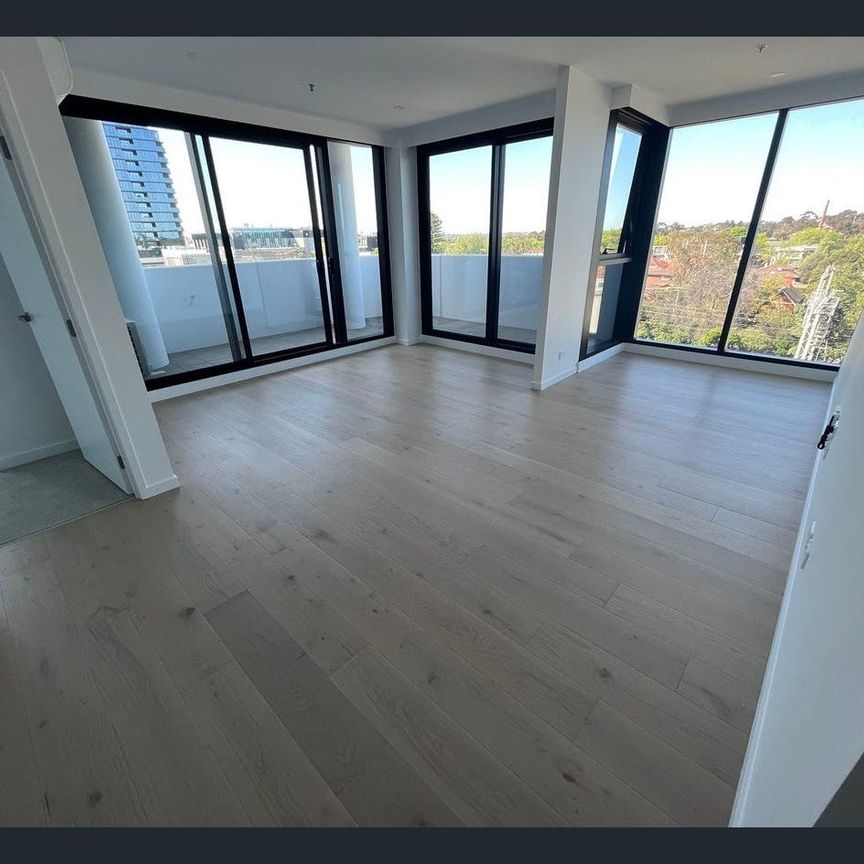 Stylish Living in the Heart of Box Hill - Photo 1
