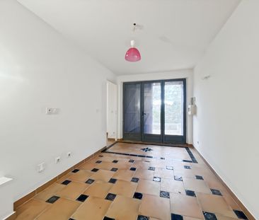 Spacieuse maison de 280 m² avec piscine et jardin situé à la GAUDE - Photo 4