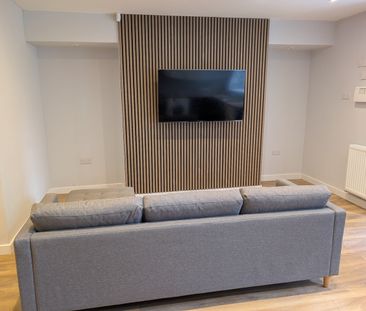 2 Bed Flat, Victoria Road, LS6 - Photo 2