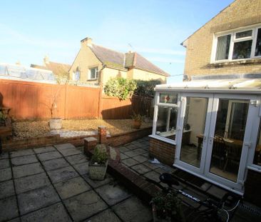 2 bedroom semi-detached house to rent - Photo 5
