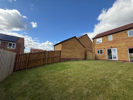 3 bedroom semi-detached house to rent - Photo 3