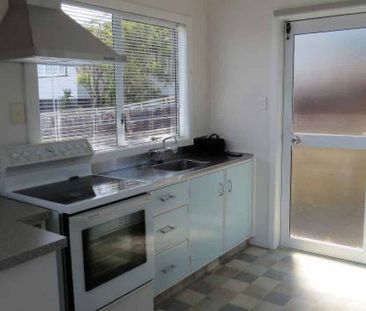 Views and Easy Care - Photo 3