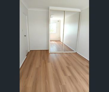New renovation 2-bedroom Townhouse, timber floorboard. close school... - Photo 2