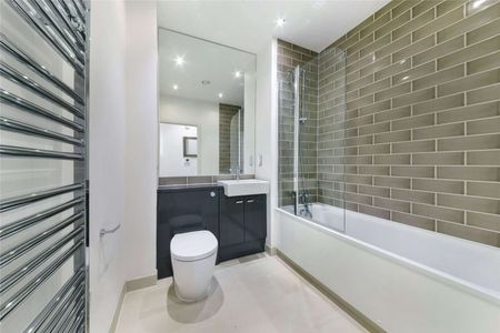 A very well proportioned Riverside apartment. - Photo 5