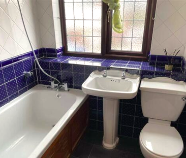 2 bedroom end of terrace house to rent - Photo 3