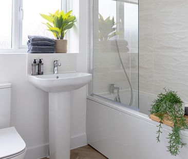 4 bedroom terraced house to rent - Photo 2