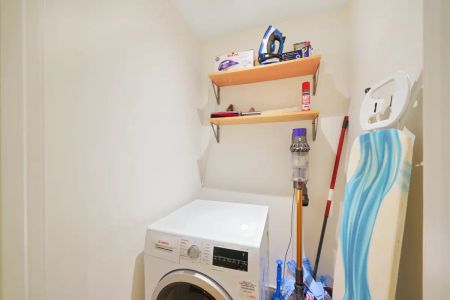 2 bedroom flat in St John's Wood - Photo 4