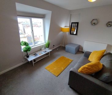 1 Bed Flat, The Mall, BS8 - Photo 3