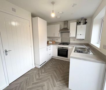 3 bedroom semi-detached house to rent - Photo 2