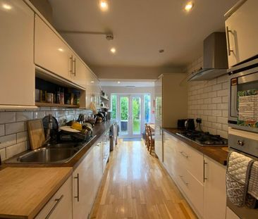 1 bedroom in a house share to rent - Photo 4