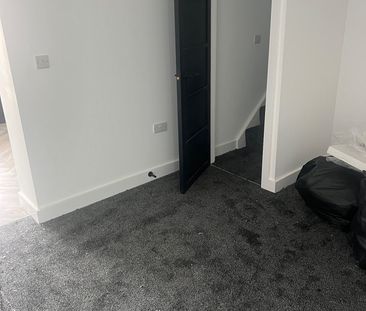 1 Bed Flat, Manchester Road, M27 - Photo 3