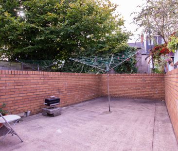 Ideal for its close proximity to town! - Photo 2