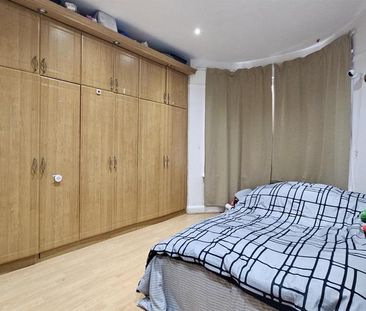 5 bedroom semi-detached house to rent - Photo 3