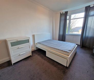 3 bedroom apartment to rent - Photo 3
