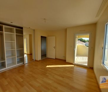 Location Maison 5 pièces 154m² - Photo 2