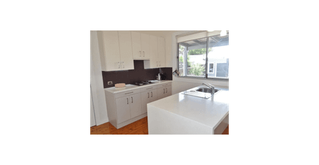 Renovated Family Home - Photo 4