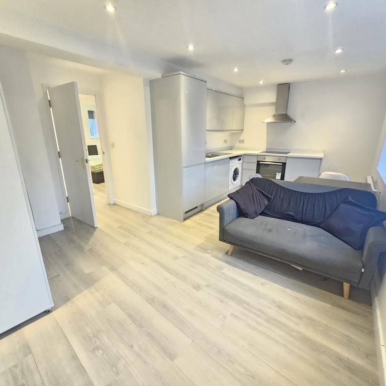 1 bedroom flat to rent - Photo 1