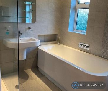 3 bedroom semi-detached house to rent - Photo 6