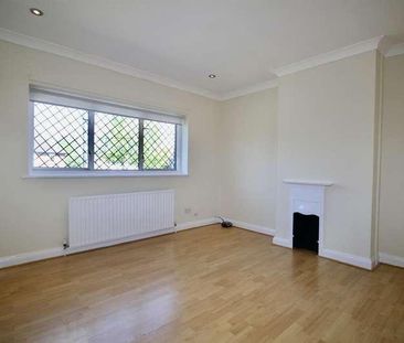 Green Road, Southgate, London, N14 - Photo 1