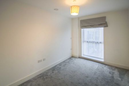 2 bed Flat for rent - Photo 2