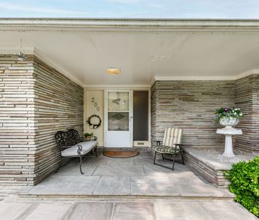 For Lease - 200 Cortleigh Boulevard, Toronto, Ontario - Photo 3