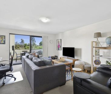 Light-Filled 2-Bedroom Apartment Overlooking Kingston Oval - Photo 1