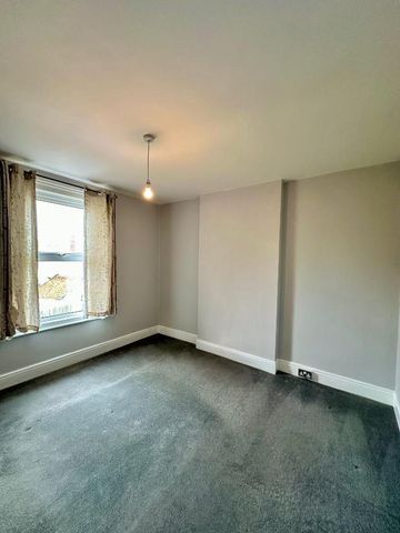 Roath Road - Photo 2